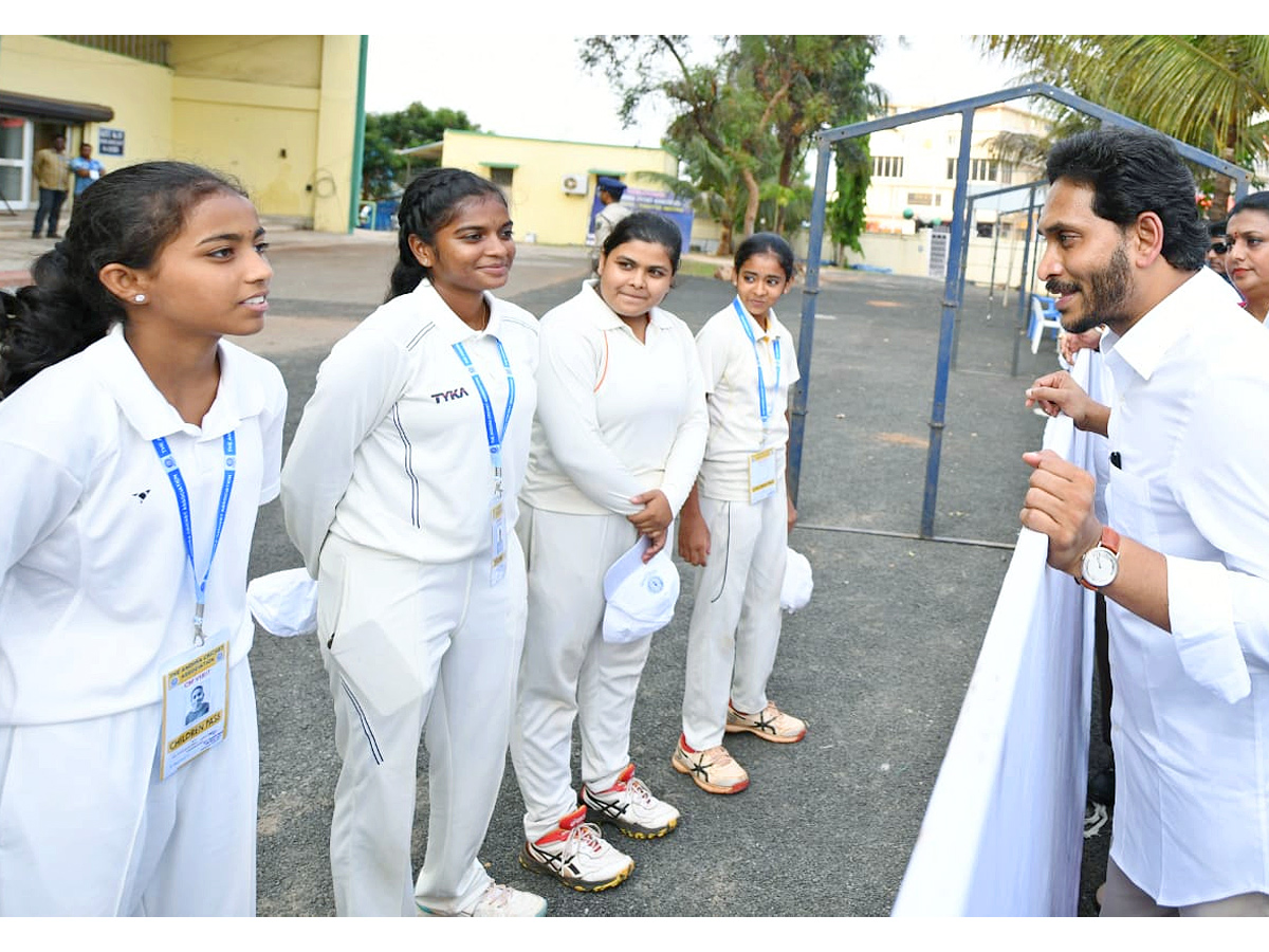 CM Jagan Visakhapatnam Tour Photos - Sakshi28