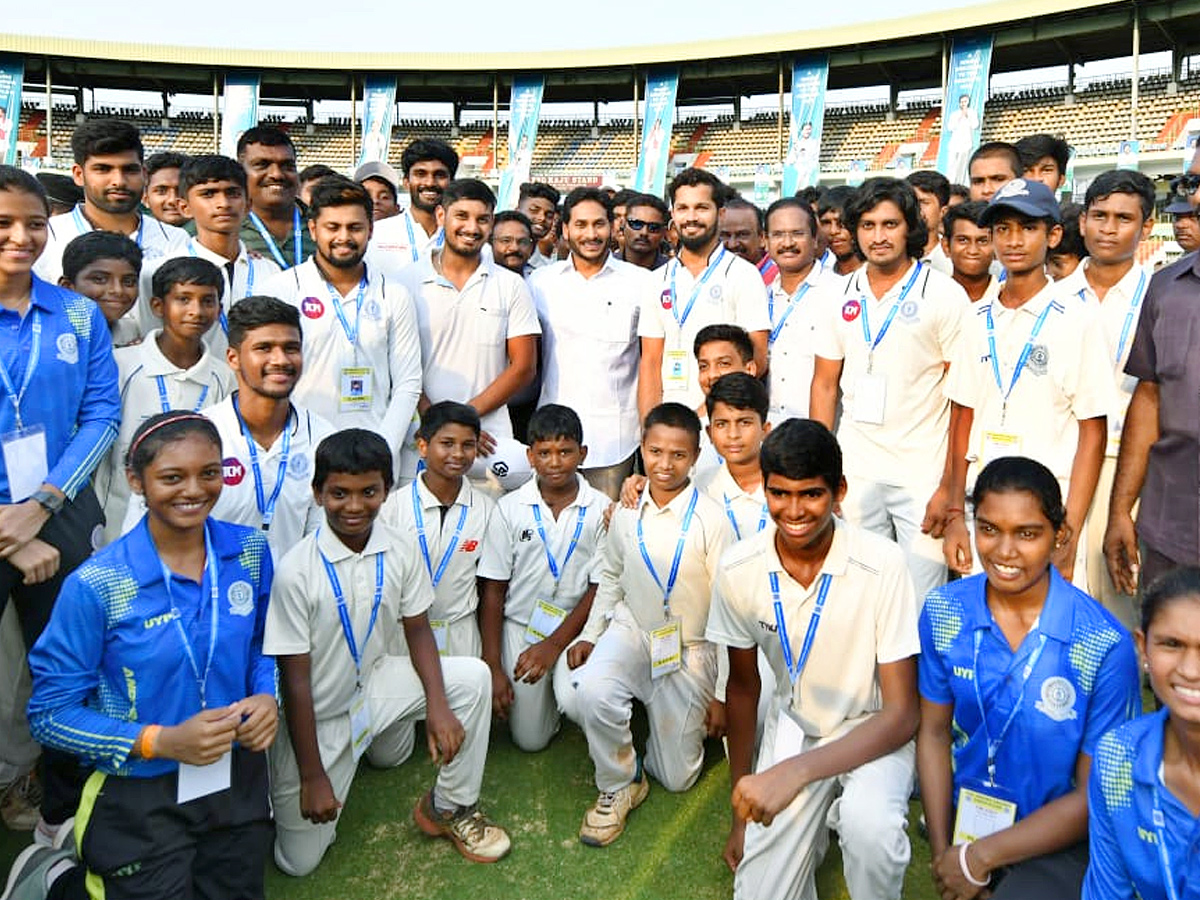 CM Jagan Visakhapatnam Tour Photos - Sakshi29