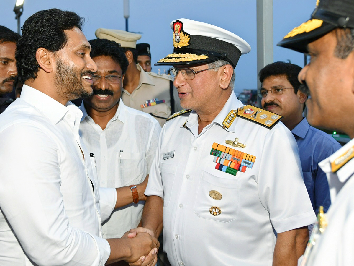 CM Jagan Visakhapatnam Tour Photos - Sakshi31