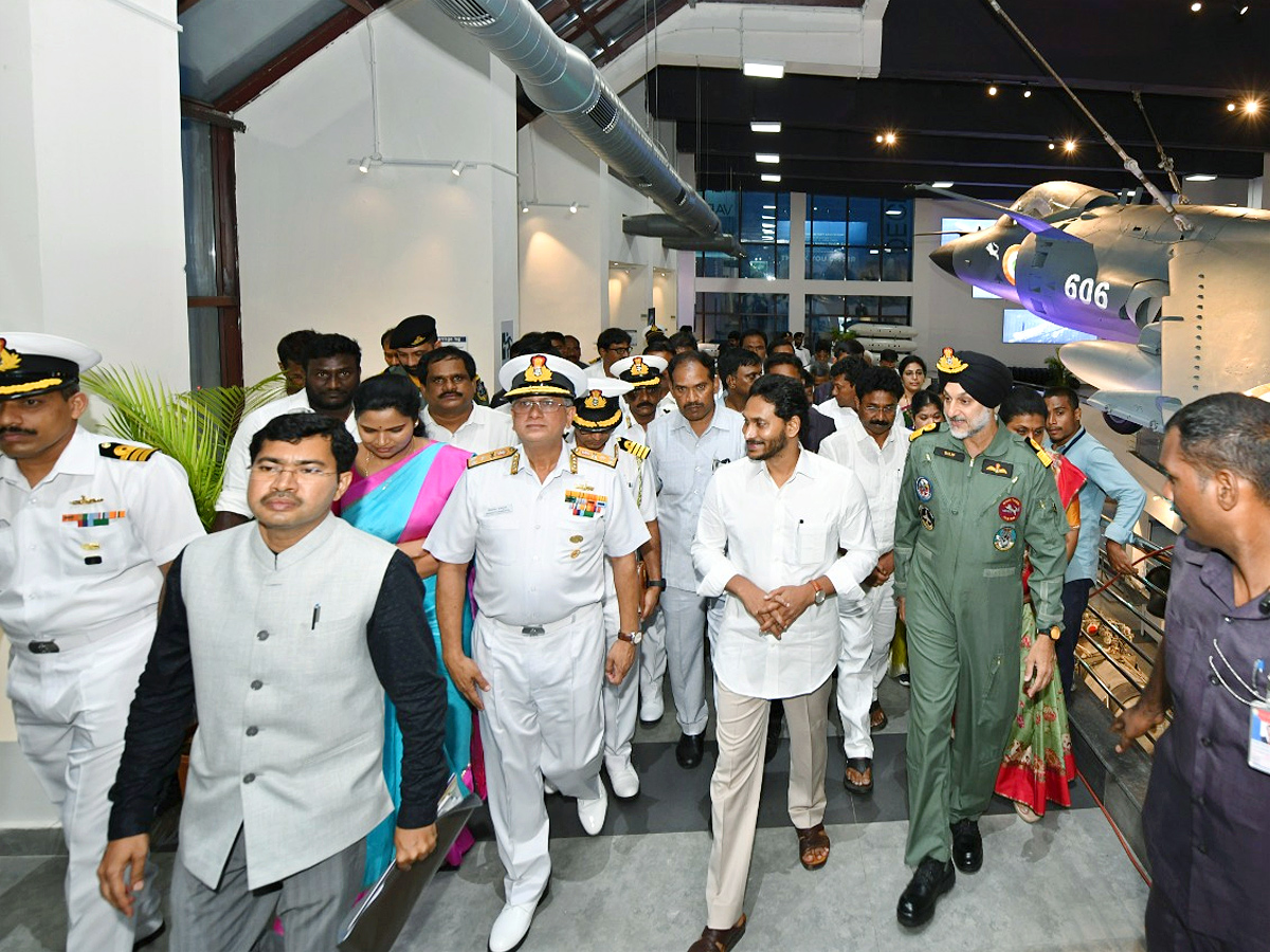 CM Jagan Visakhapatnam Tour Photos - Sakshi35