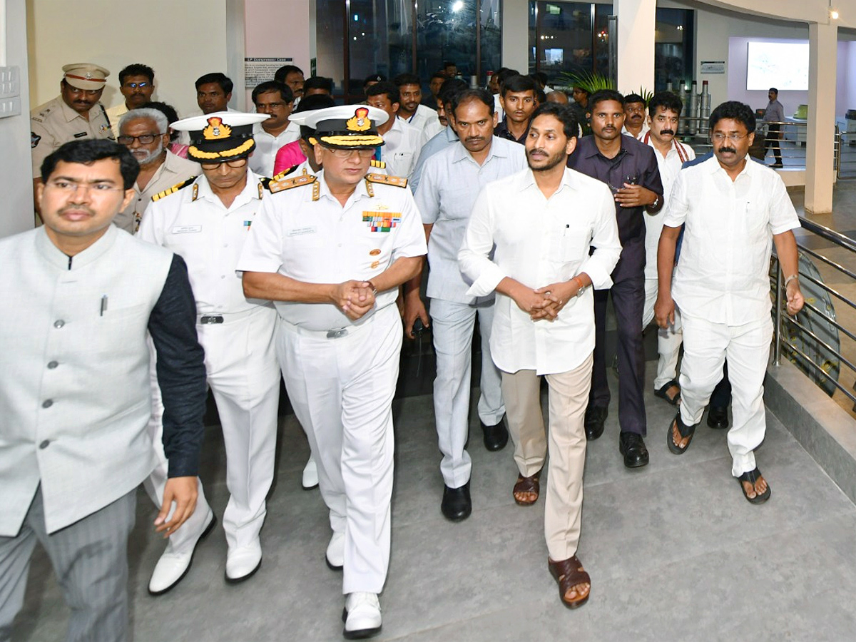 CM Jagan Visakhapatnam Tour Photos - Sakshi38