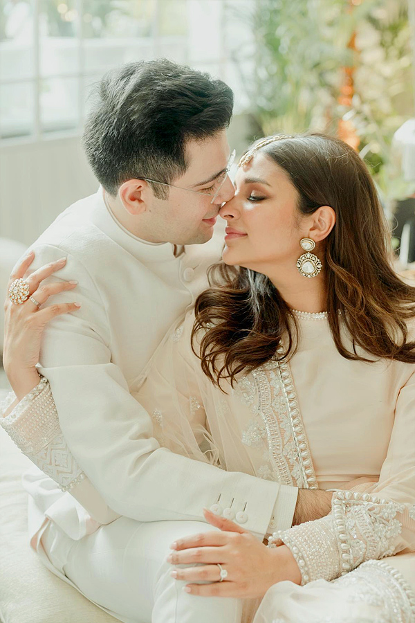 Parineeti Chopra Raghav Chadha Engagement Photo - Sakshi9