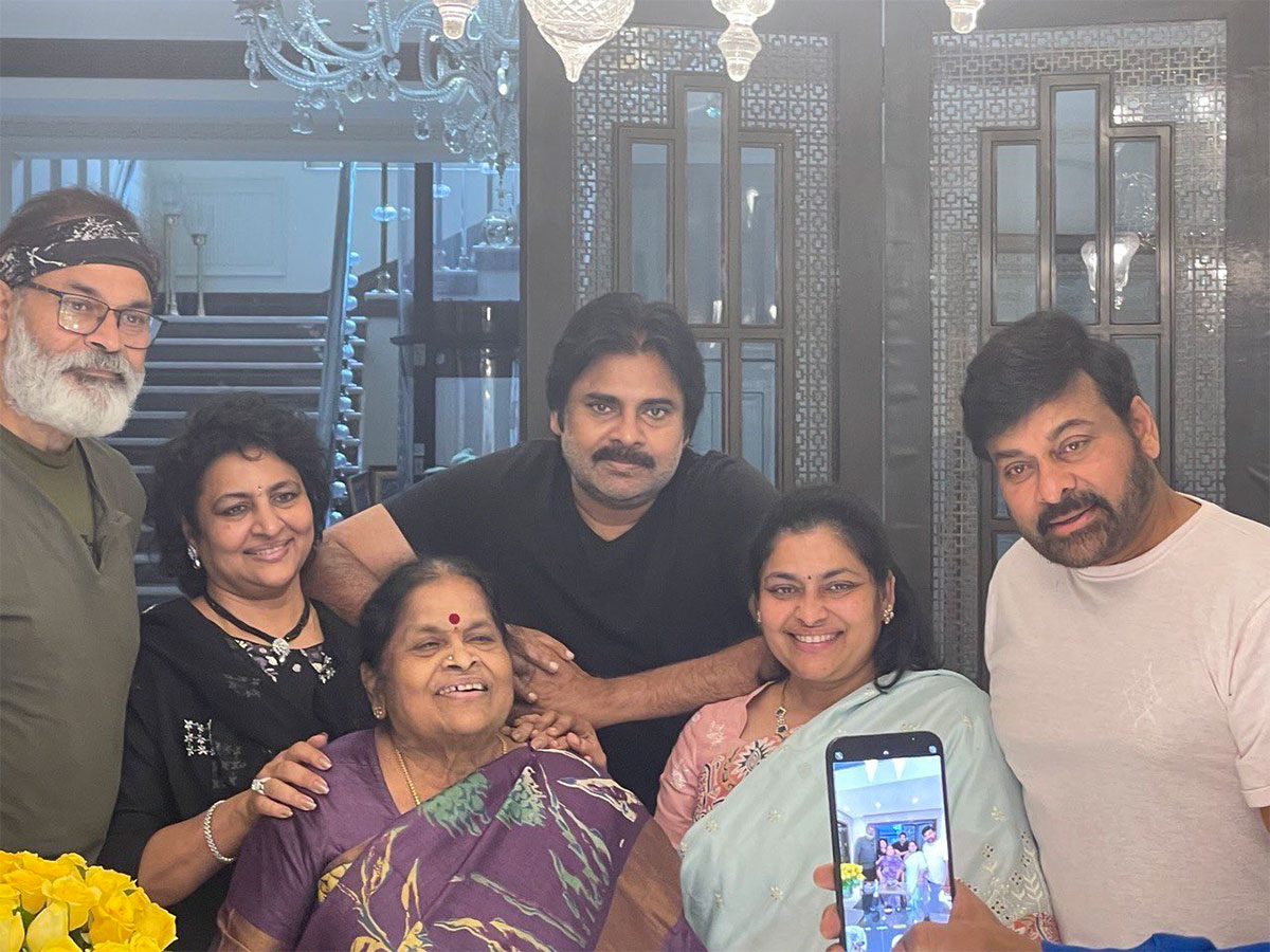 Chiranjeevi Share Photos in Social Media - Sakshi23