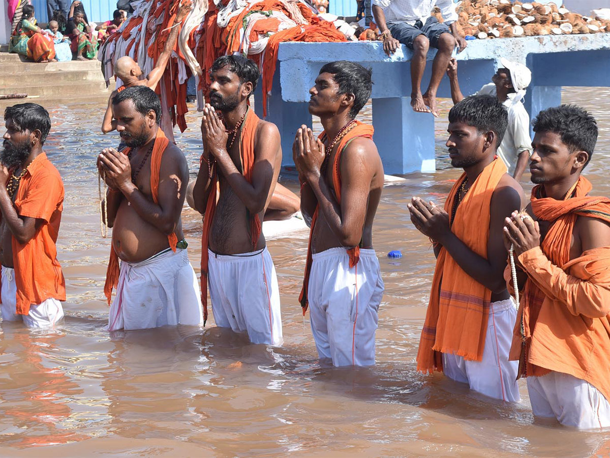 Kondagattu Anjaneya Swamy Temple - Sakshi28