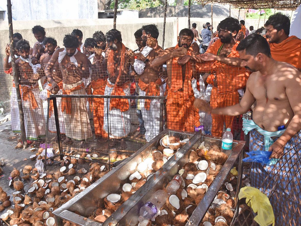 Kondagattu Anjaneya Swamy Temple - Sakshi3