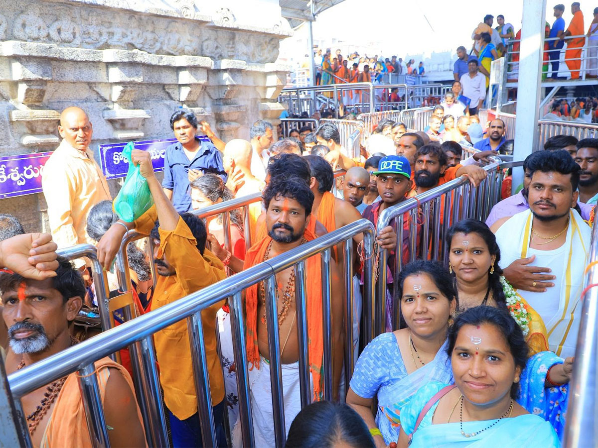 Kondagattu Anjaneya Swamy Temple - Sakshi47