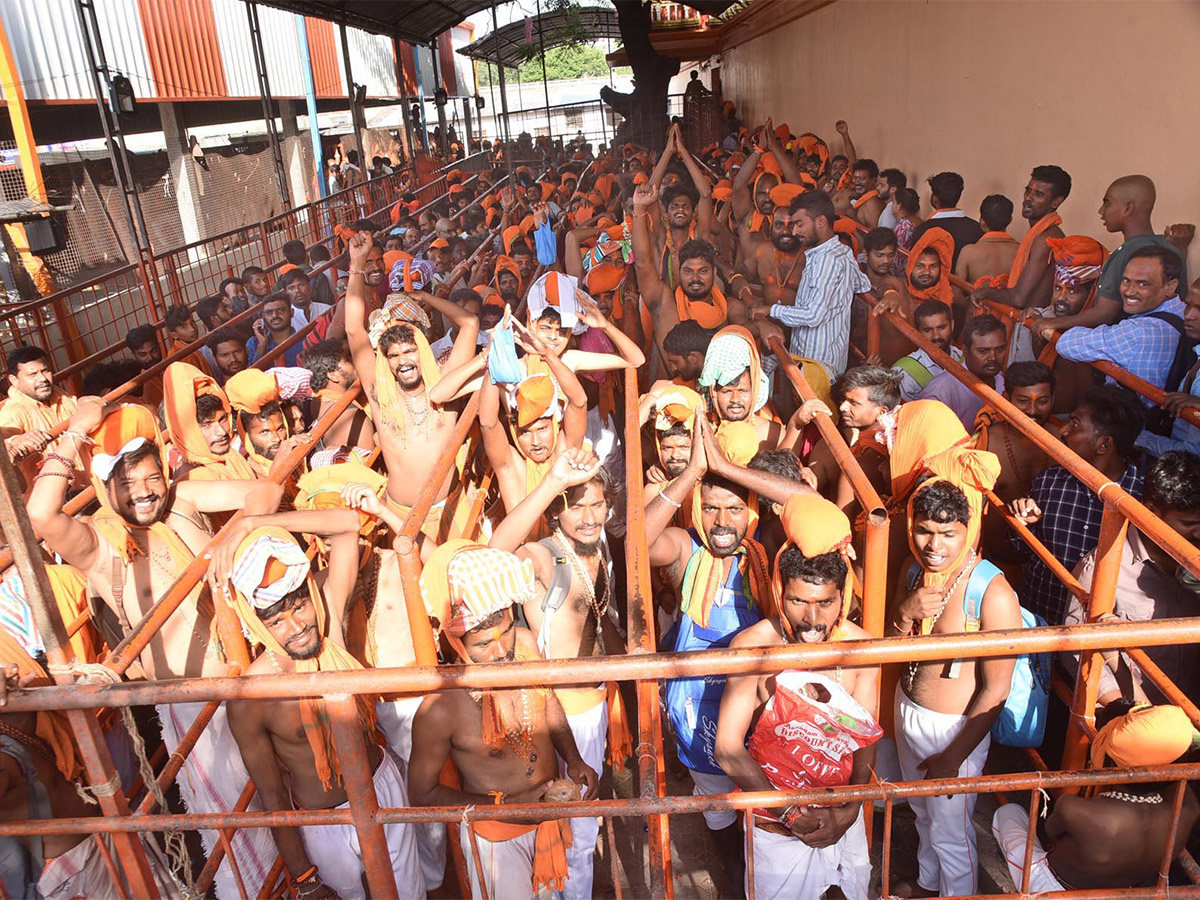 Kondagattu Anjaneya Swamy Temple - Sakshi7