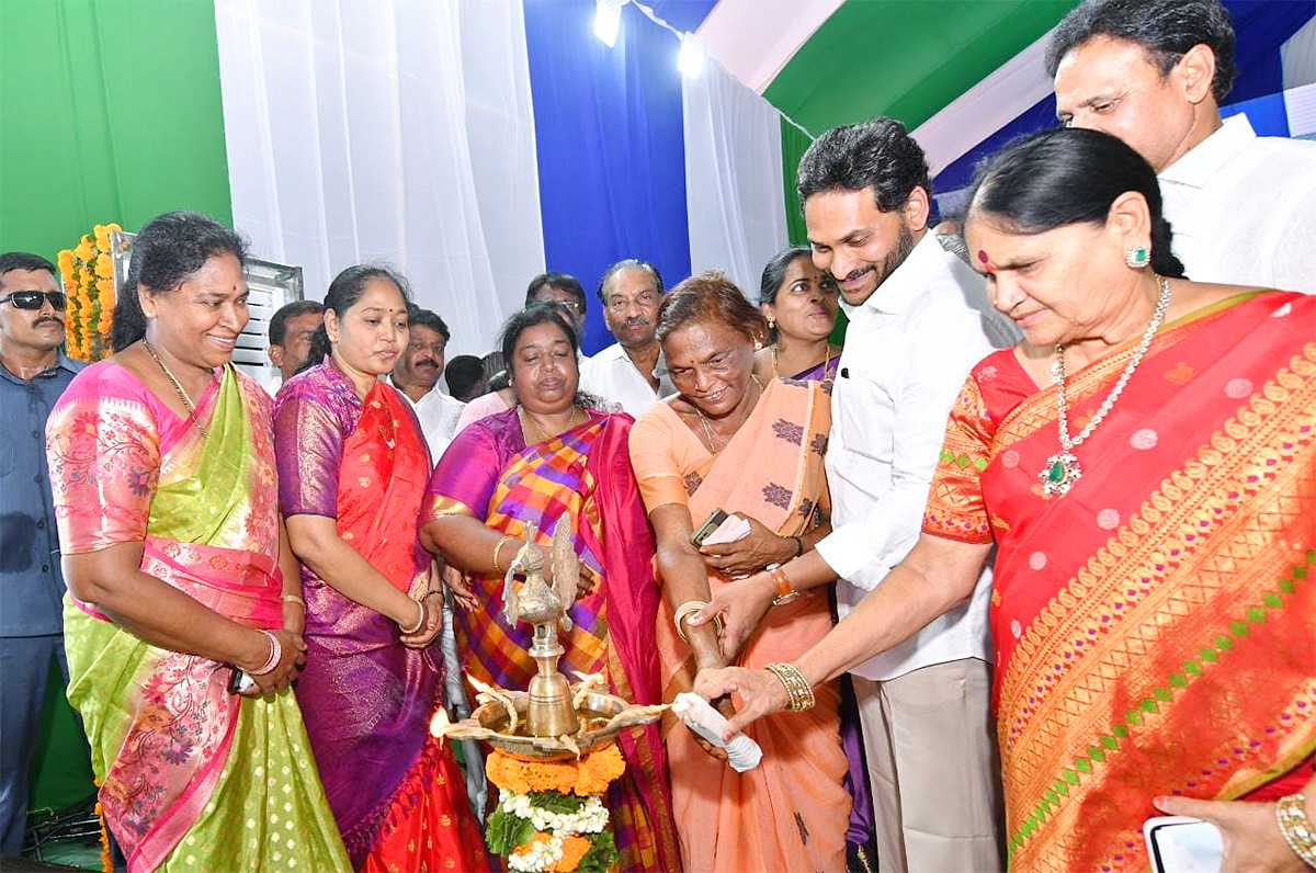 CM Jagan To Release YSR Matsyakara Bharosa Funds at Bapatla Nizampatnam Photo Gallery - Sakshi9