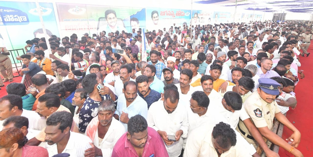 CM Jagan To Release YSR Matsyakara Bharosa Funds at Bapatla Nizampatnam - Sakshi15