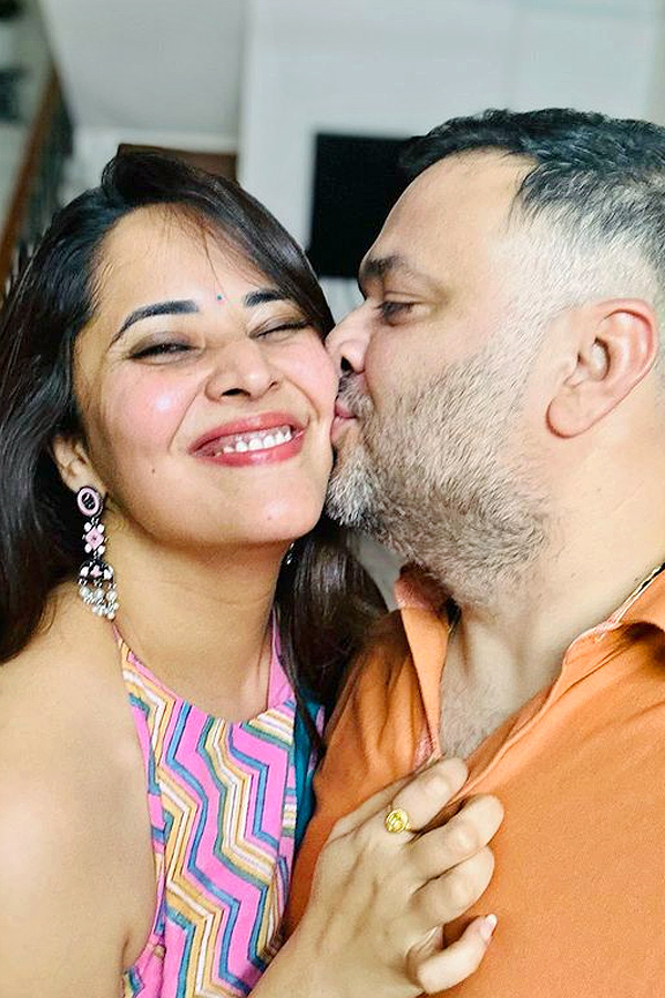 Anchor Anasuya Birthday celebrations with family Photos - Sakshi6