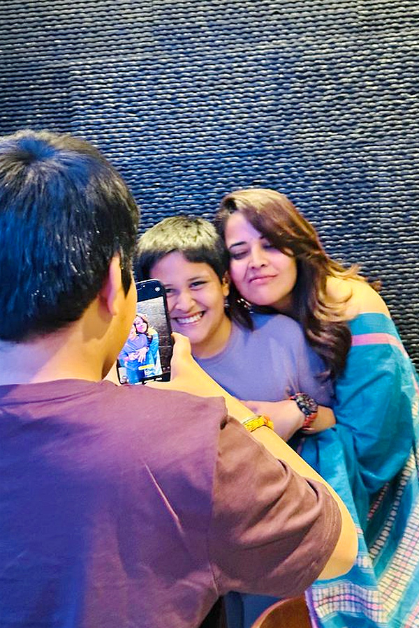 Anchor Anasuya Birthday celebrations with family Photos - Sakshi8