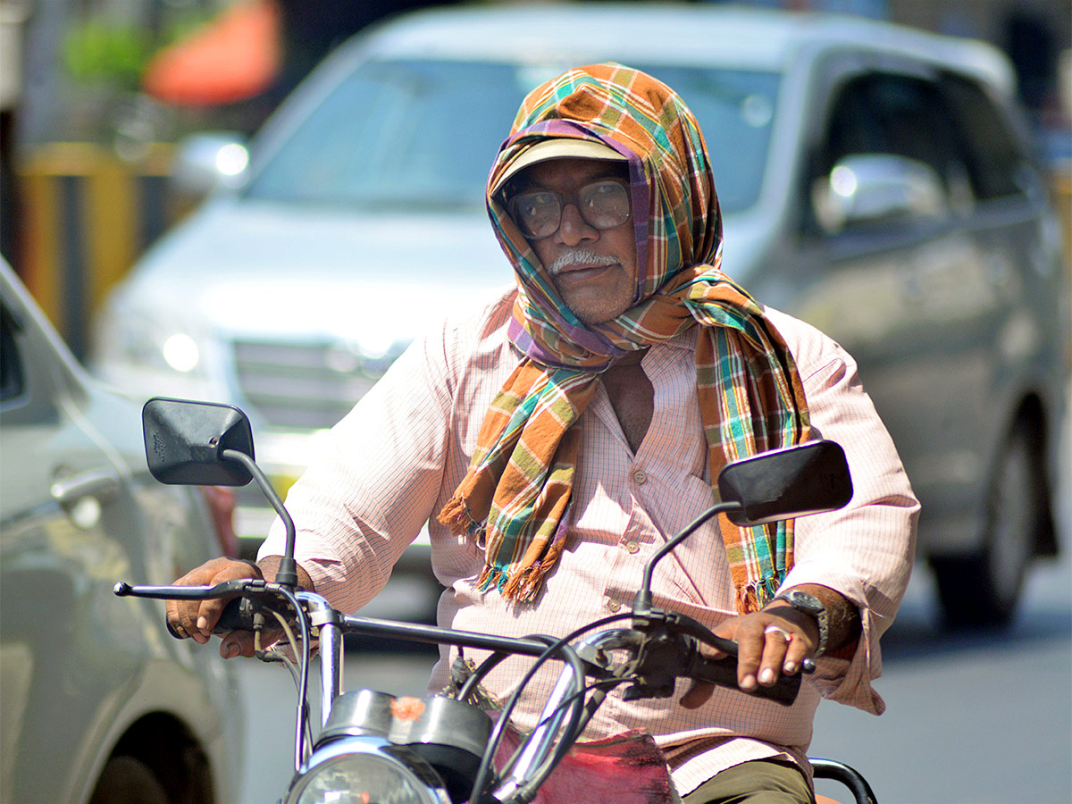 Extreme Temperature Heat Waves Andhra Pradesh And Telangana - Sakshi25