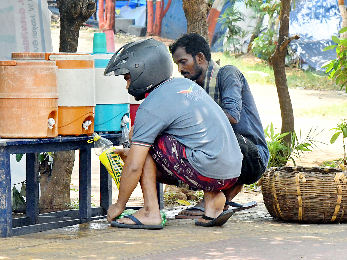 Extreme Temperature Heat Waves Andhra Pradesh And Telangana - Sakshi3