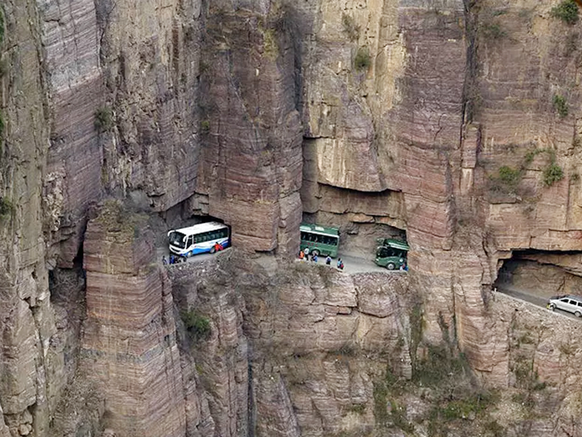 guoliang tunnel road in pakistan - Sakshi6