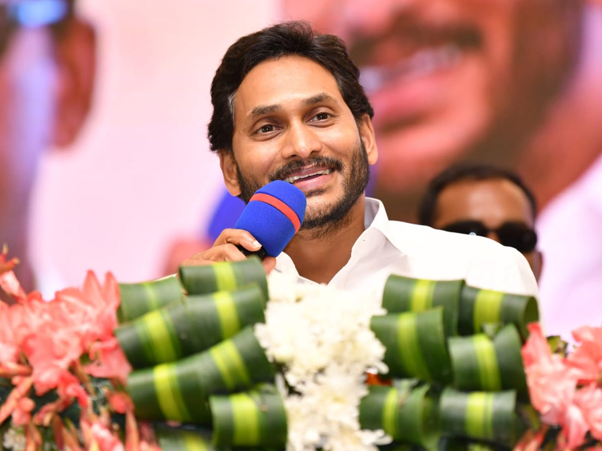 CM YS Jagan Attends Volunteer Vandanam Award Presentation In Vijayawada Photos - Sakshi38