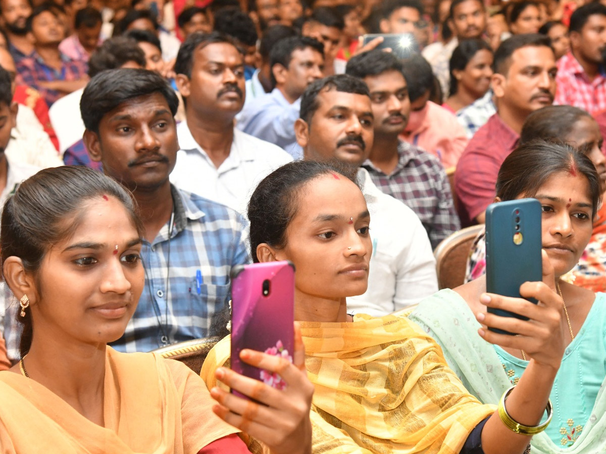 Grama Ward Volunteers Awards Distribution in Vijayawada Photos - Sakshi2