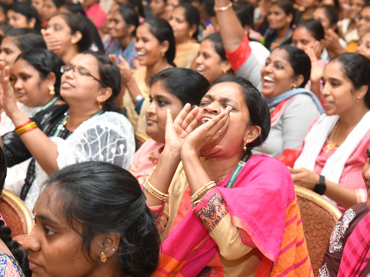 Grama Ward Volunteers Awards Distribution in Vijayawada Photos - Sakshi4