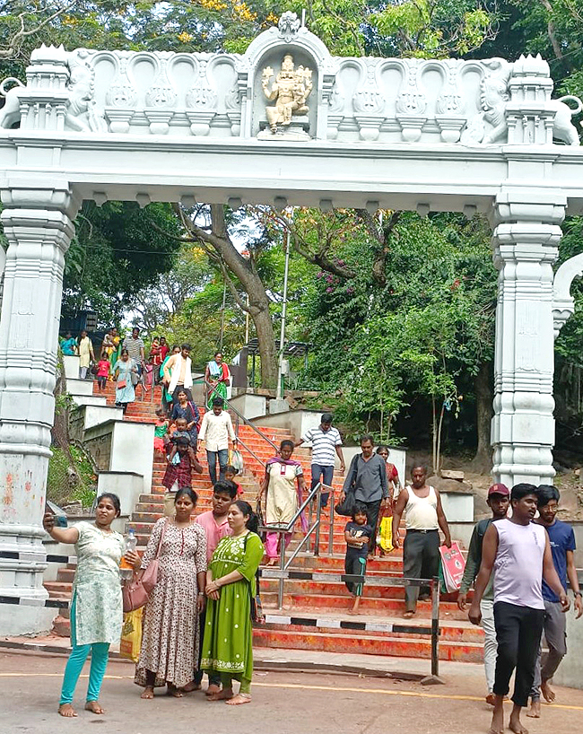 Devotees Rush At Tirumala Photos Gallery - Sakshi10