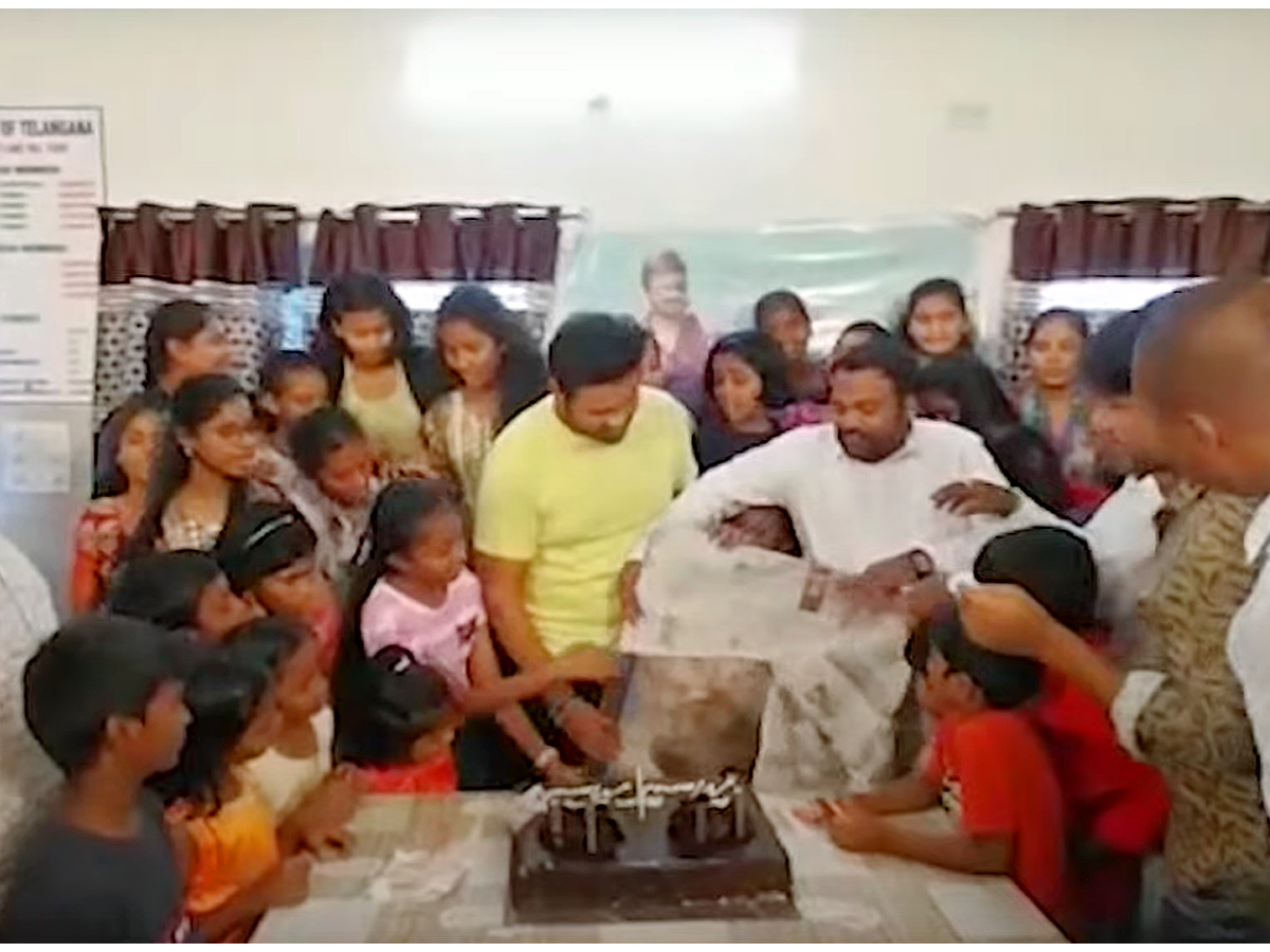 Manchu Manoj Celebrated His Birthday With Kids Photos - Sakshi8