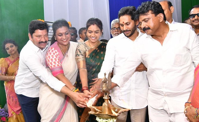 CM YS Jagan Machilipatnam Public Meeting Photos - Sakshi5