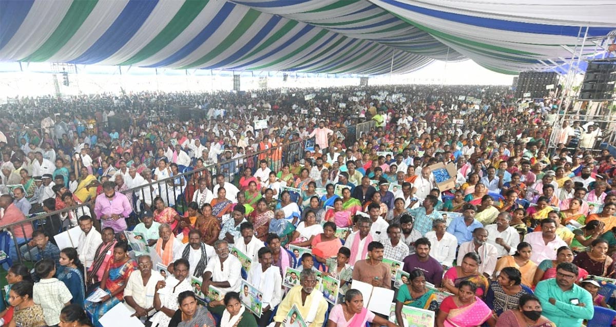 Machilipatnam: Huge Crowd Attend CM Jagan public meeting Photos - Sakshi1