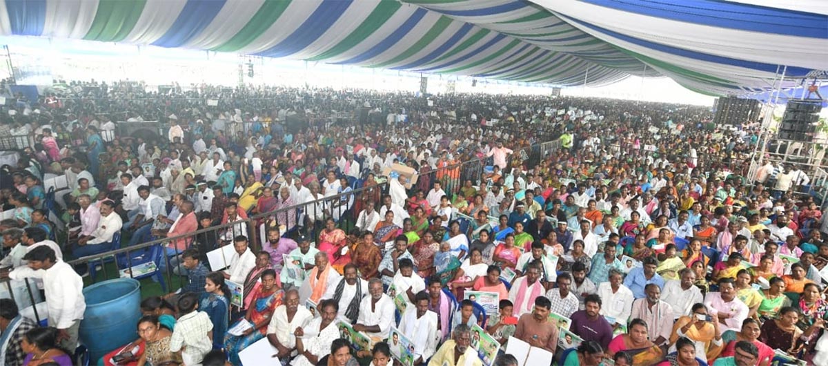 Machilipatnam: Huge Crowd Attend CM Jagan public meeting Photos - Sakshi7