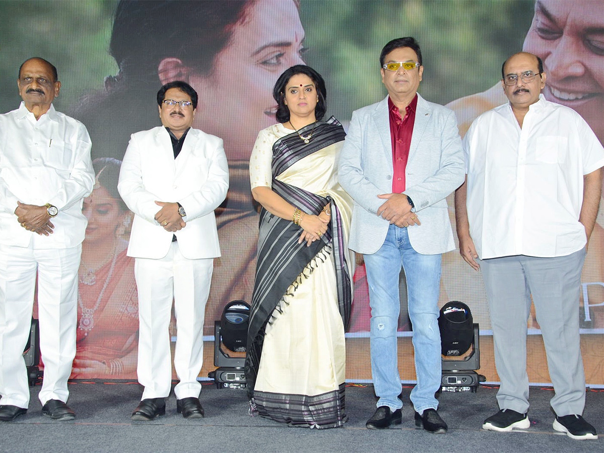 Malli Pelli Pre release event pics - Sakshi21