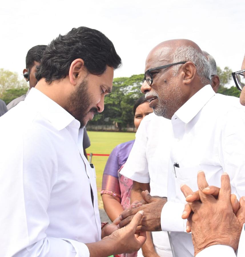 AP CM YS Jagan Console To YSRCP MLA Maddali Giridhar Family Photo Gallery - Sakshi5