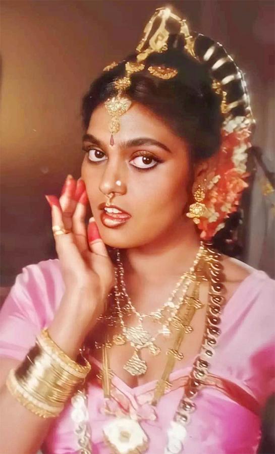 actress silk smitha unseen photos - Sakshi12