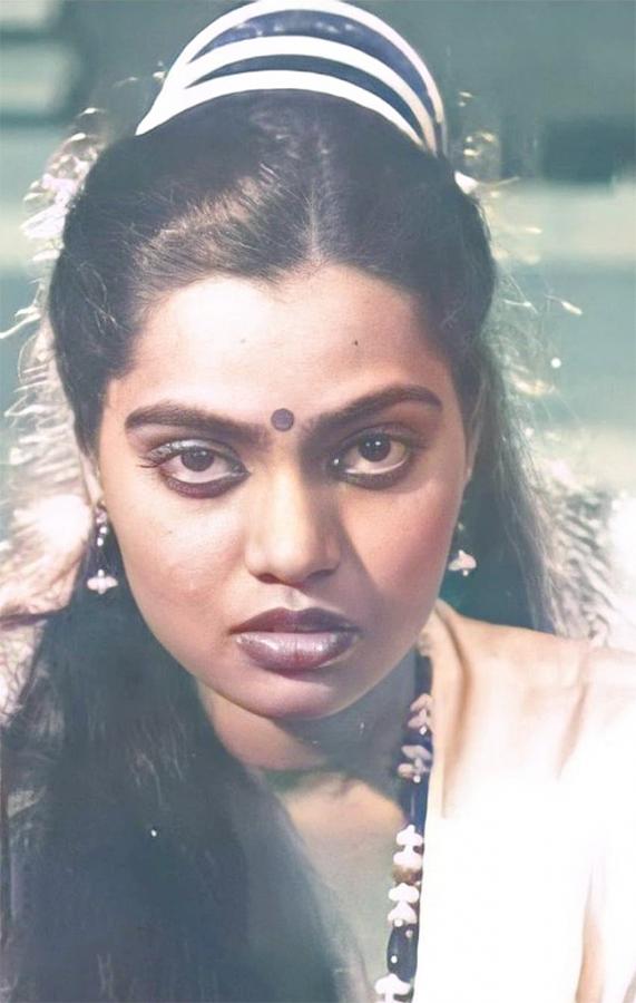 actress silk smitha unseen photos - Sakshi14