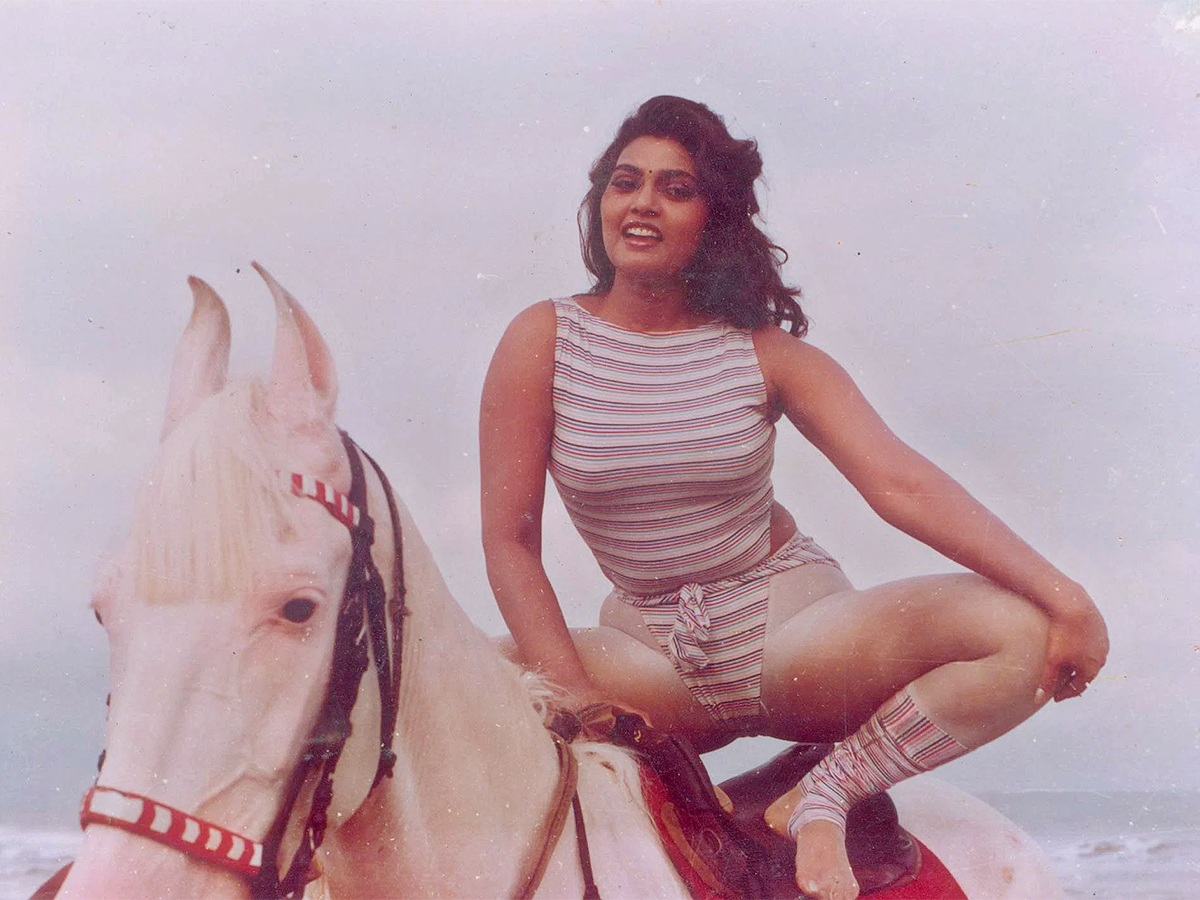 actress silk smitha unseen photos - Sakshi16