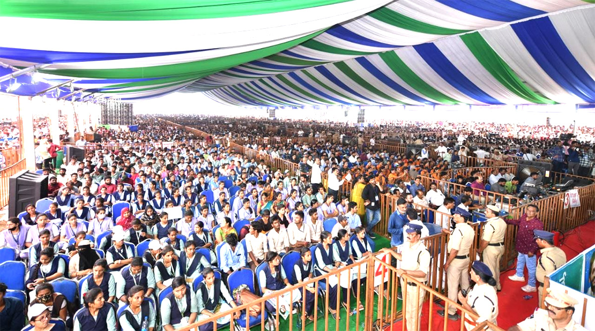 CM YS Jagan East Godavari Kovvur Tour Photos - Sakshi2