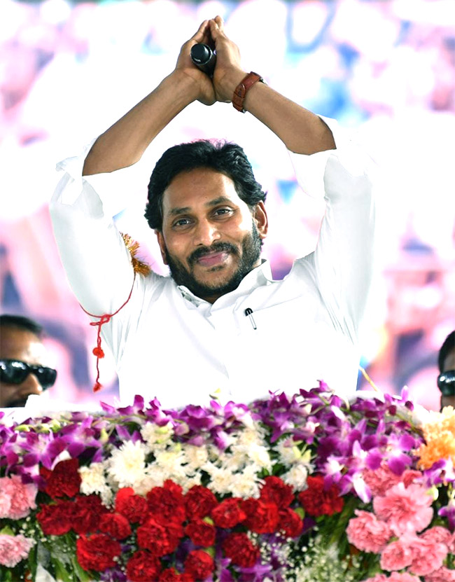 CM YS Jagan East Godavari Kovvur Tour Photos - Sakshi4