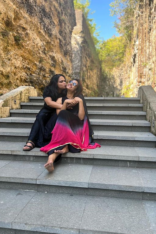 Hariteja vacation photos with family and daughter Photos - Sakshi5