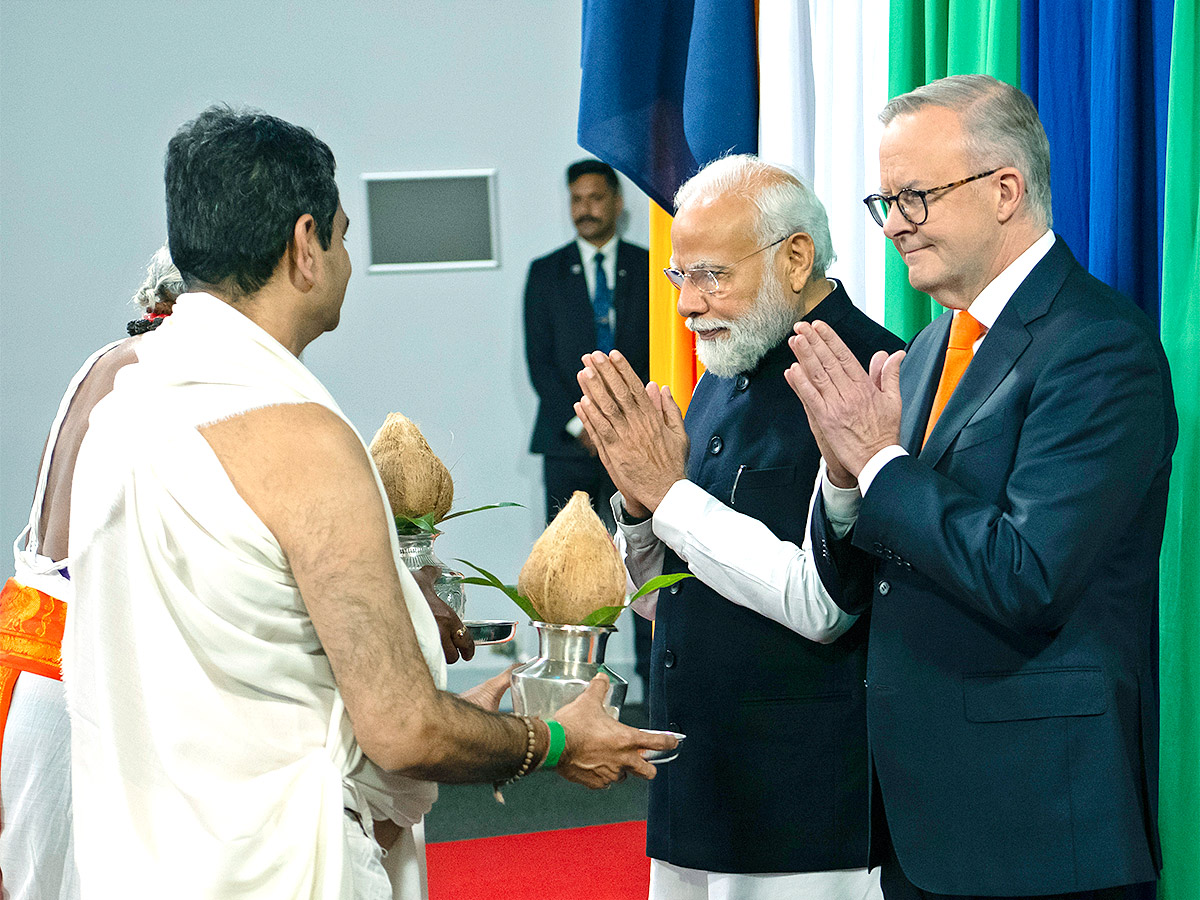 Prime Minister Narendra Modi addresses the Indian community programme in Sydney - Sakshi10