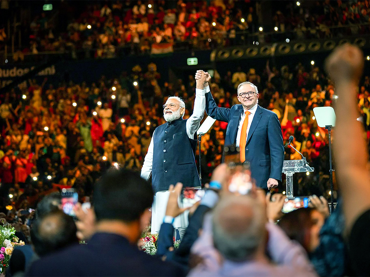 Prime Minister Narendra Modi addresses the Indian community programme in Sydney - Sakshi12