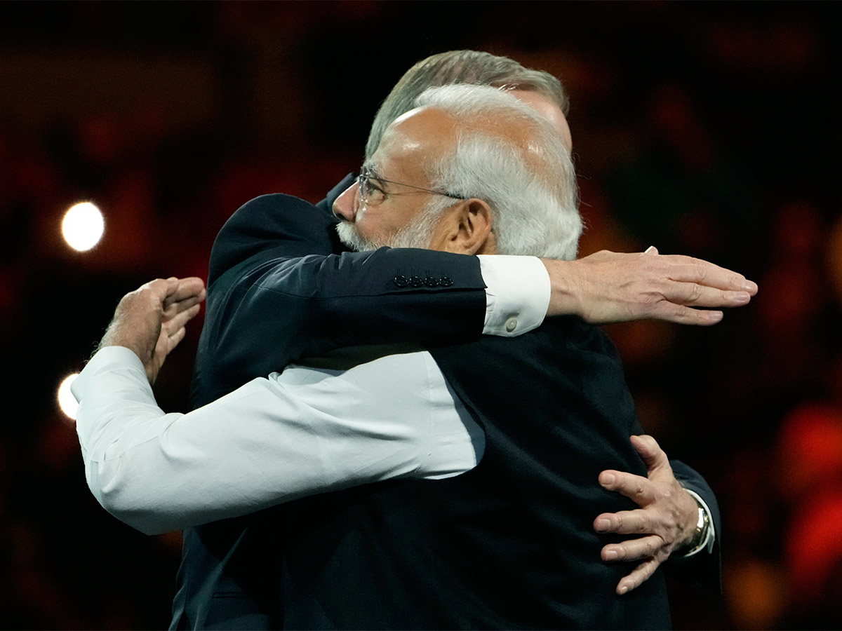 Prime Minister Narendra Modi addresses the Indian community programme in Sydney - Sakshi15