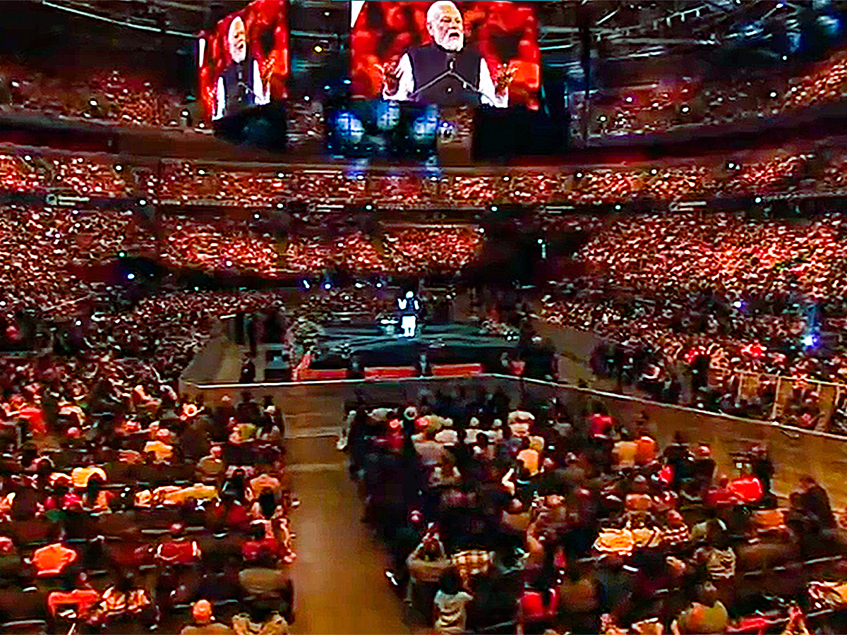 Prime Minister Narendra Modi addresses the Indian community programme in Sydney - Sakshi3