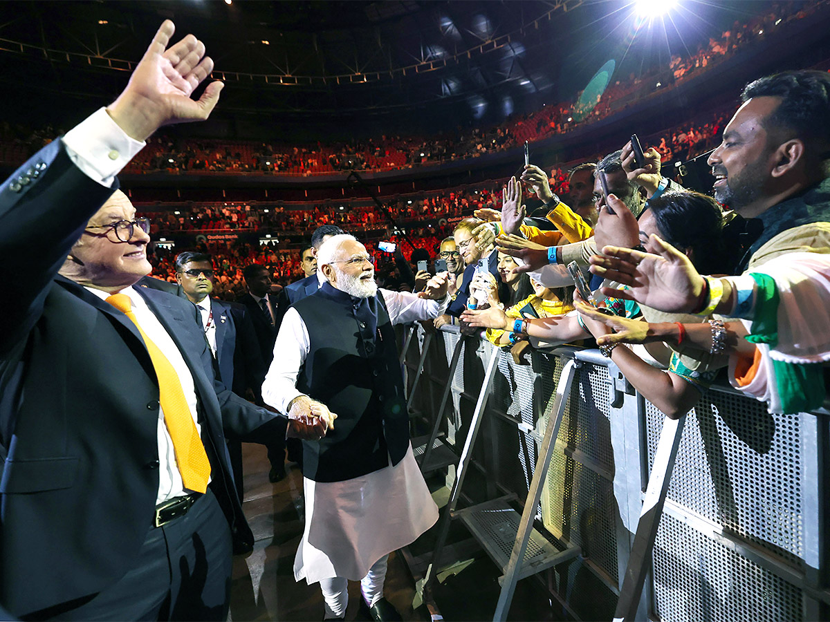 Prime Minister Narendra Modi addresses the Indian community programme in Sydney - Sakshi28