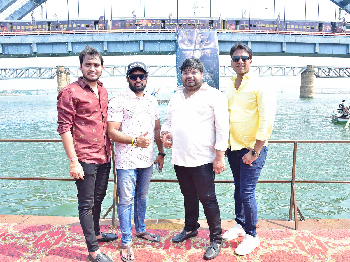 Tiger Nageswara Rao first look launch event at the iconic Havelock Bridge Photos - Sakshi12