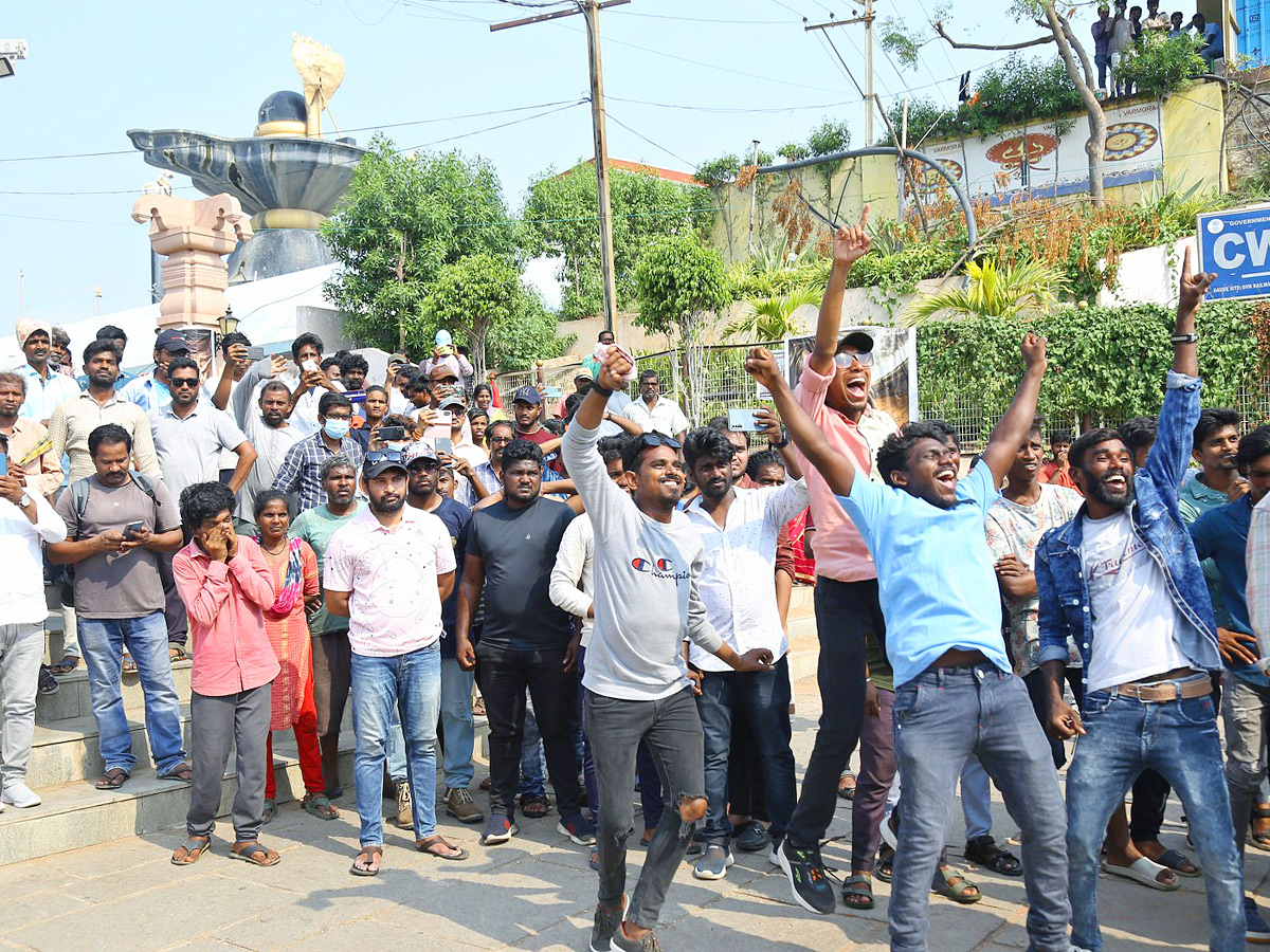 Tiger Nageswara Rao first look launch event at the iconic Havelock Bridge Photos - Sakshi3