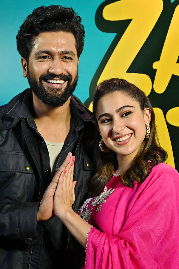 Sara Ali Khan And Vicky Kaushal Promote Their Upcoming Film Zara Hatke Zara Bachke Photos - Sakshi5