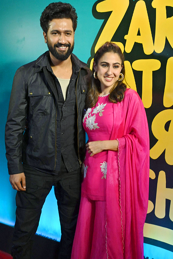 Sara Ali Khan And Vicky Kaushal Promote Their Upcoming Film Zara Hatke Zara Bachke Photos - Sakshi7