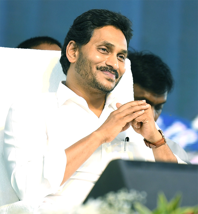 CM YS Jagan Distribute House Site Pattas Program In Amaravati Photos - Sakshi52