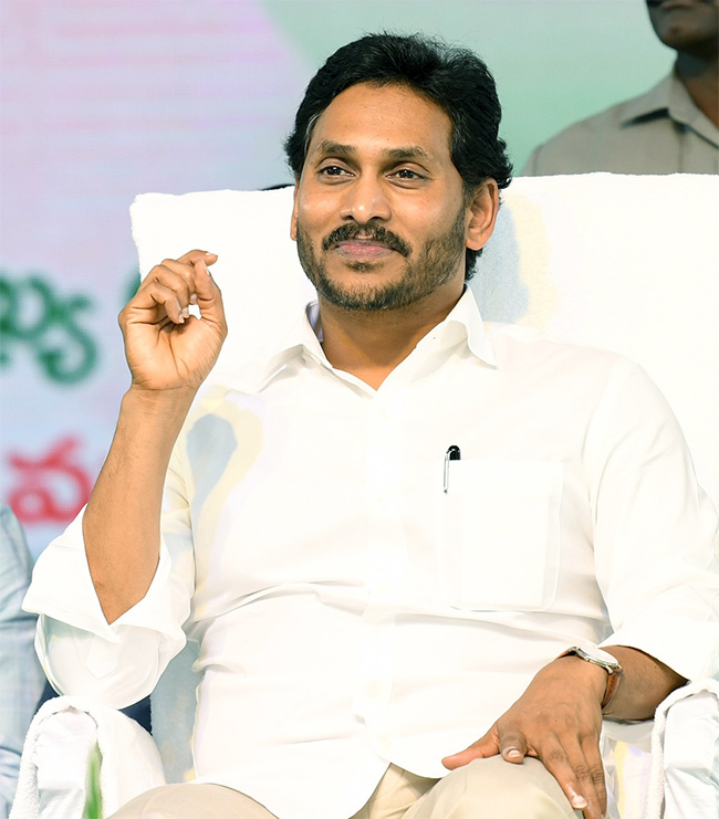 CM YS Jagan Distribute House Site Pattas Program In Amaravati Photos - Sakshi18