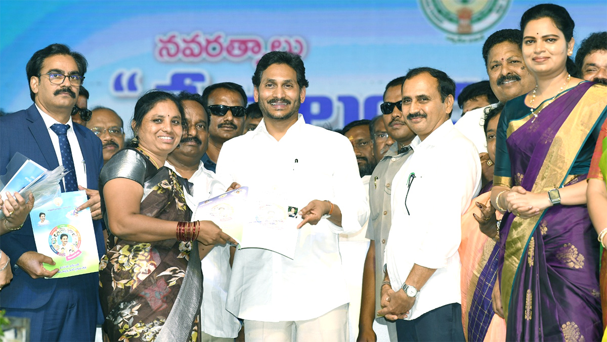 CM YS Jagan Distribute House Site Pattas Program In Amaravati Photos - Sakshi26