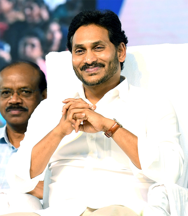 CM YS Jagan Distribute House Site Pattas Program In Amaravati Photos - Sakshi37