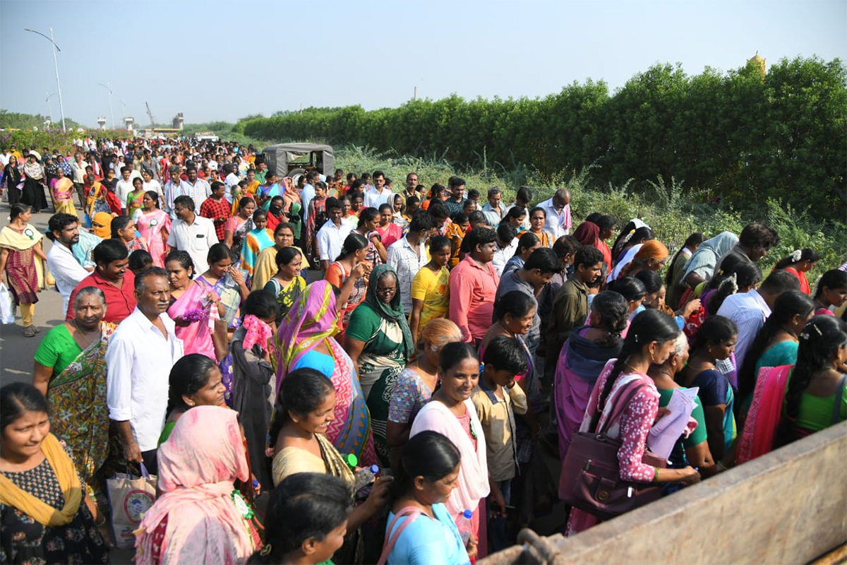 Huge Crowd At CM Jagan Amaravati Land Distribution Meeting Photos - Sakshi27