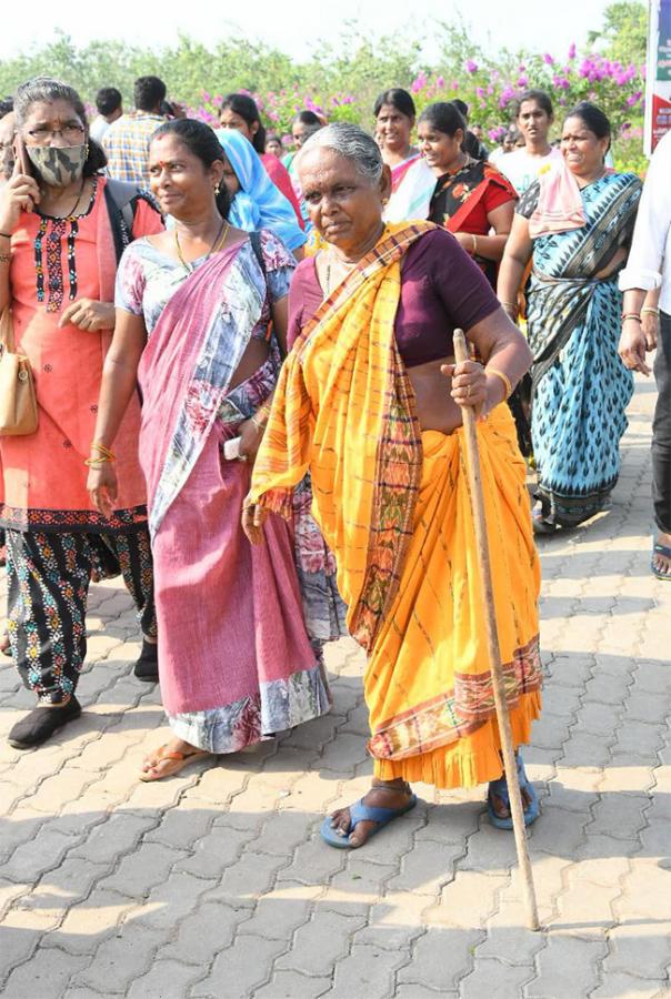 Huge Crowd At CM Jagan Amaravati Land Distribution Meeting Photos - Sakshi32