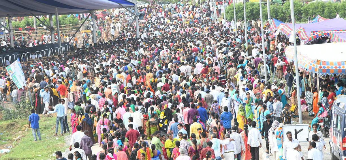 Huge Crowd At CM Jagan Amaravati Land Distribution Meeting Photos - Sakshi33